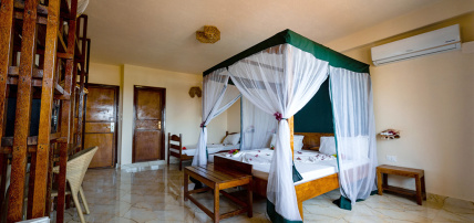 Combiné Palumbo Waves Resort 4* & Safari 2 nuits dans la réserve de Selous en avion, Combiné Tanzanie, Zanzibar par Ôvoyages Combiné Palumbo Waves Resort 4* & Safari 2 nuits dans la réserve de Selous en avion, Combiné Tanzanie, Zanzibar par Ôvoyages