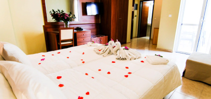 Hôtel Esmeralda 3*, Séjour Grèce & ses îles, Rhodes par Ôvoyages Hôtel Esmeralda 3*, Séjour Grèce & ses îles, Rhodes par Ôvoyages